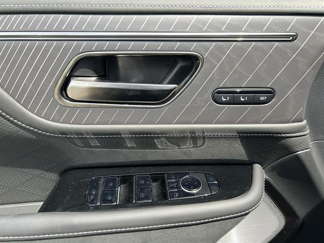 new 2025 INFINITI QX80 car, priced at $106,271