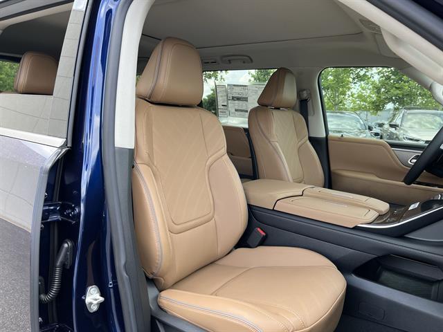 new 2025 INFINITI QX80 car, priced at $87,999