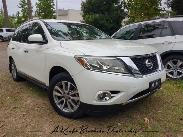 used 2015 Nissan Pathfinder car, priced at $11,990