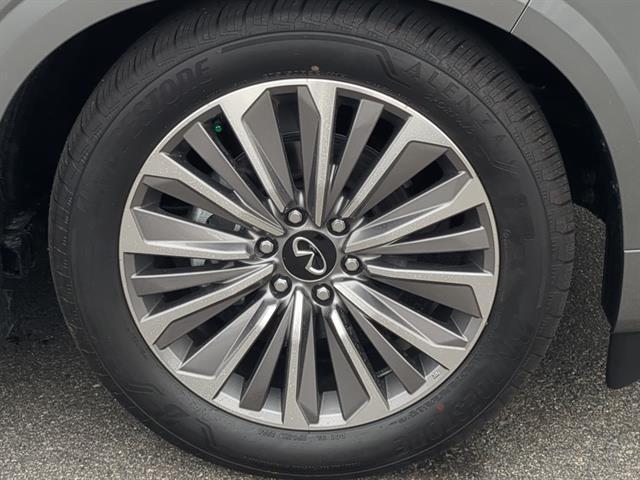 new 2025 INFINITI QX80 car, priced at $102,640