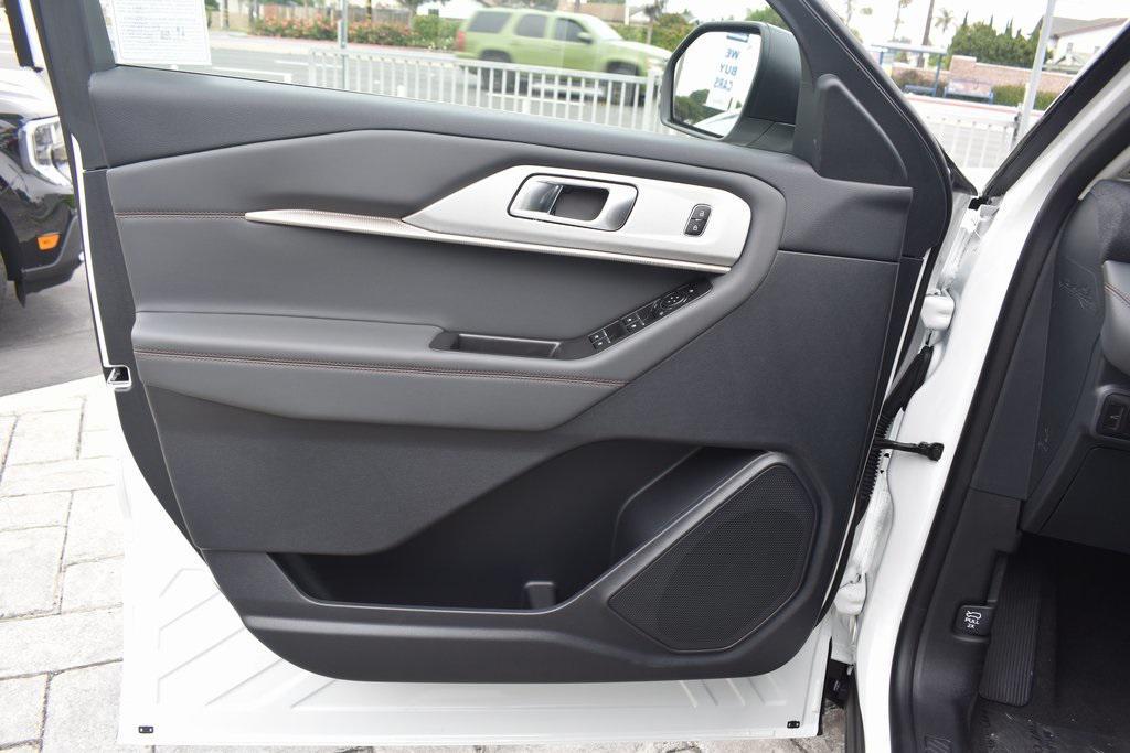 new 2025 Ford Explorer car, priced at $46,460
