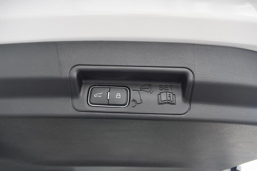 new 2025 Ford Explorer car, priced at $46,460