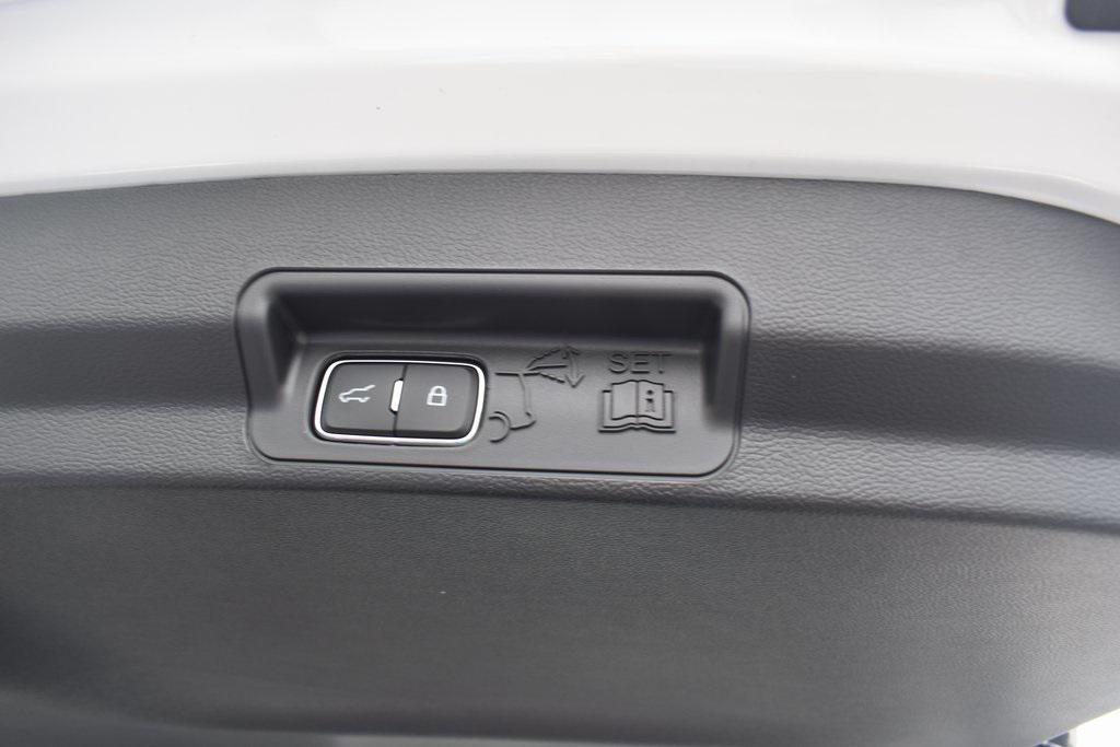 new 2025 Ford Explorer car, priced at $42,575