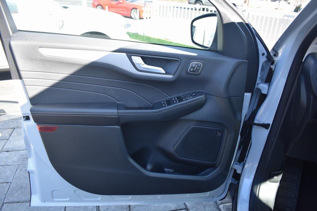 new 2025 Ford Escape PHEV car, priced at $44,425