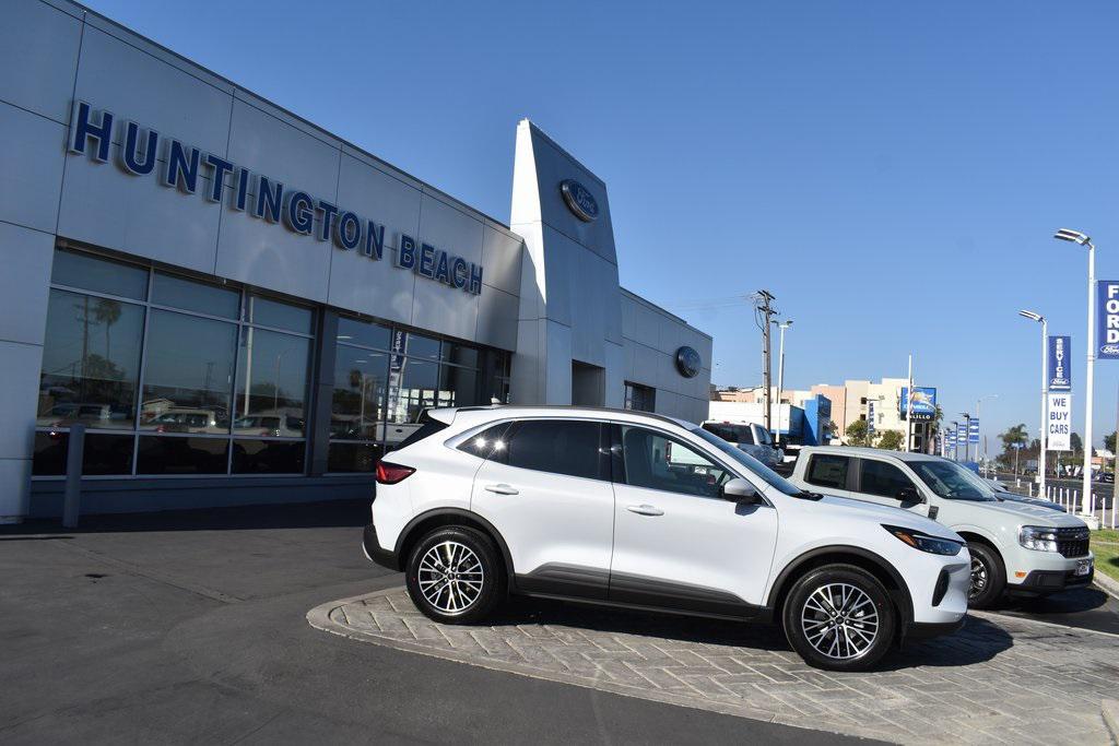 new 2025 Ford Escape PHEV car, priced at $44,425