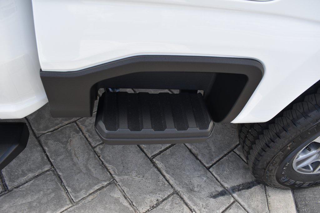 new 2025 Ford F-250 car, priced at $70,770