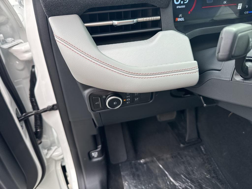 new 2025 Ford Explorer car, priced at $46,460