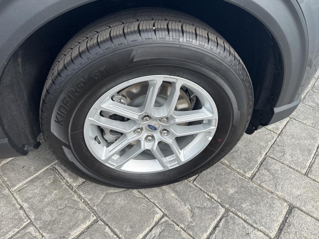 new 2025 Ford Explorer car, priced at $42,145