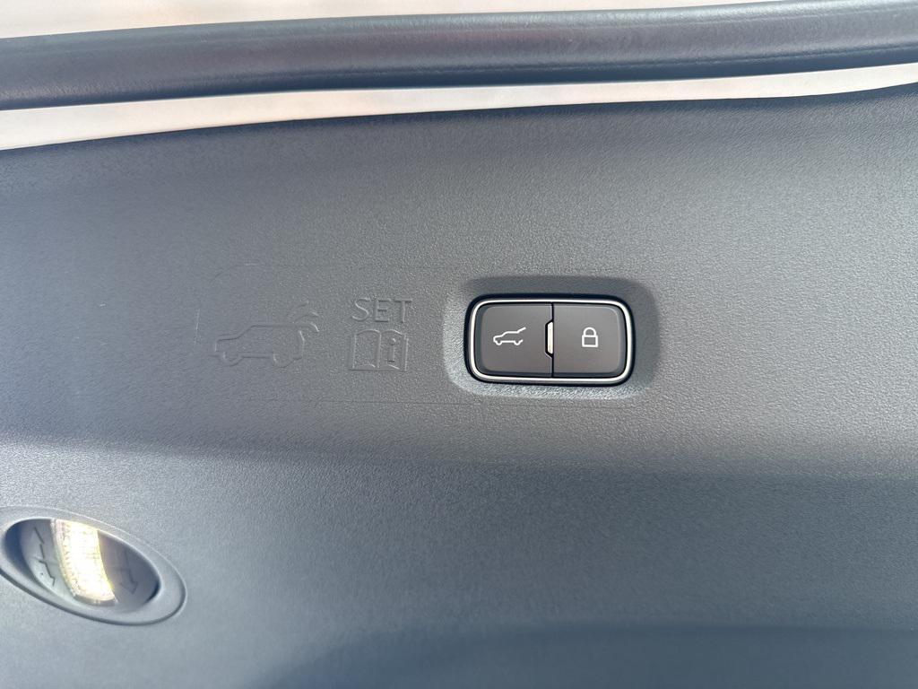 new 2025 Ford Expedition car, priced at $80,255