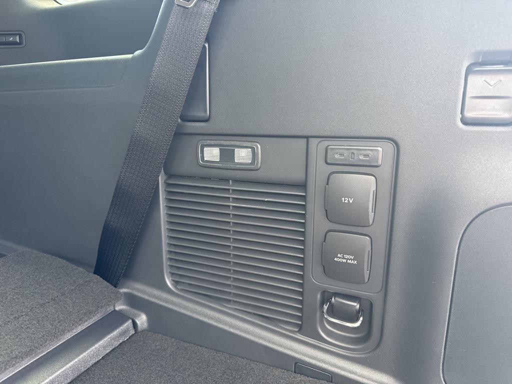 new 2025 Ford Expedition car, priced at $80,255