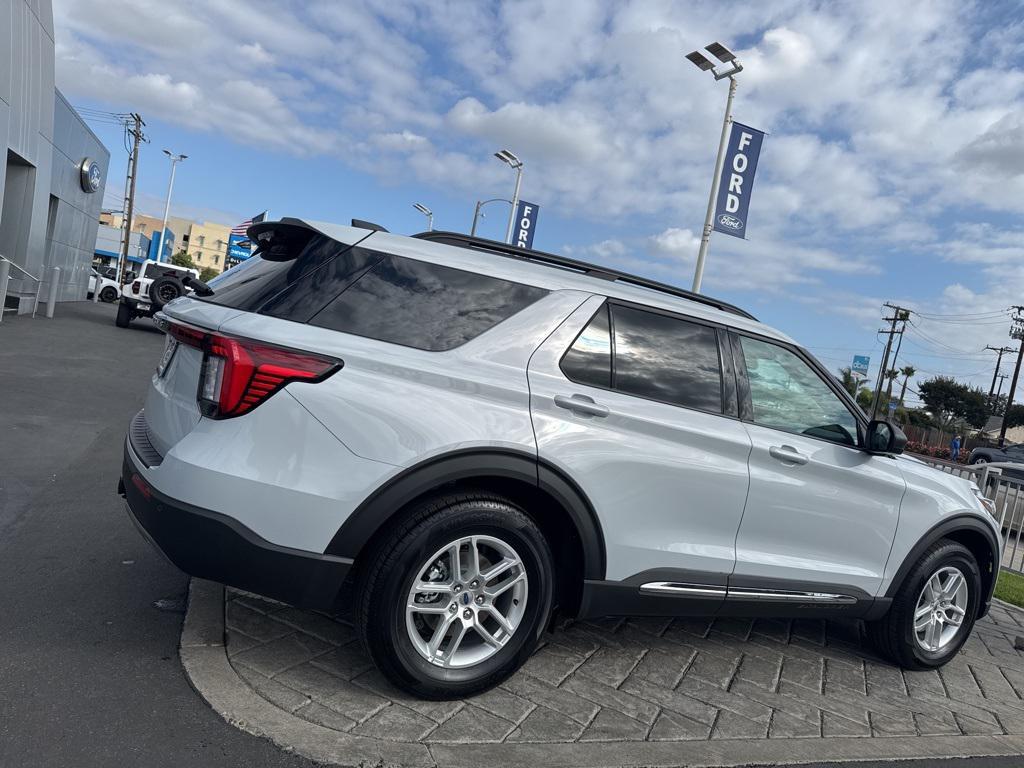 new 2025 Ford Explorer car, priced at $45,665