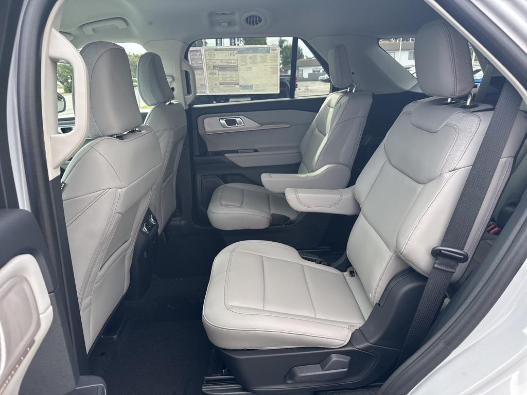 new 2025 Ford Explorer car, priced at $45,665