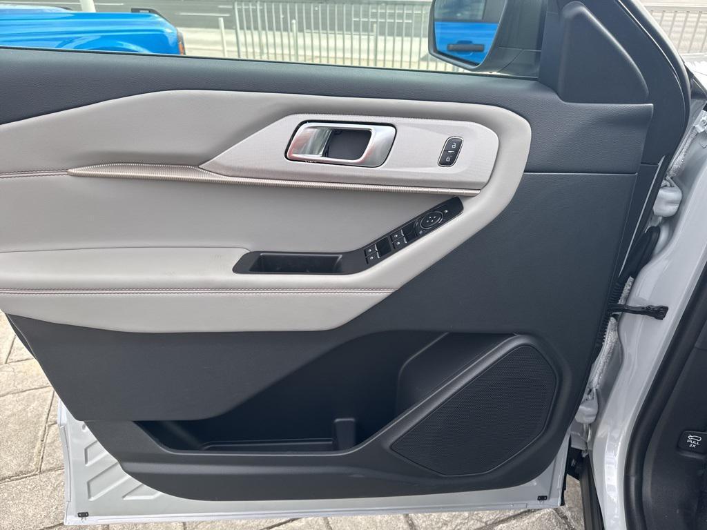 new 2025 Ford Explorer car, priced at $45,665