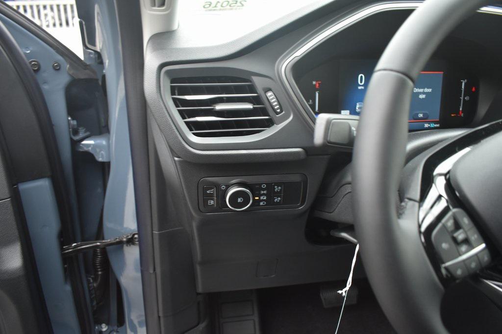 new 2025 Ford Escape PHEV car, priced at $39,895