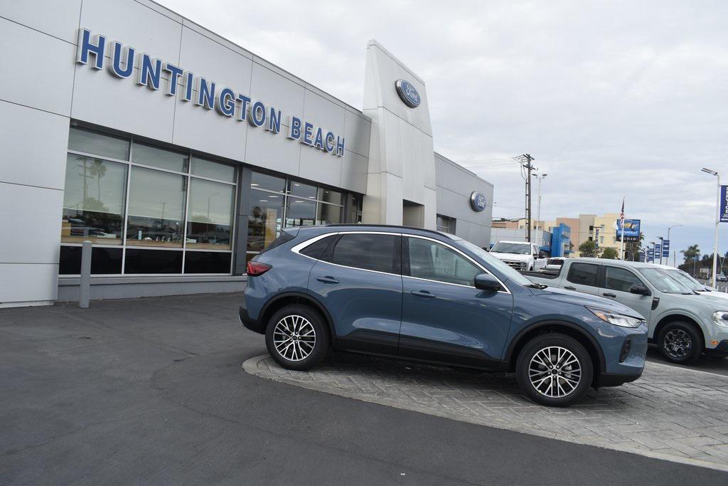 new 2025 Ford Escape PHEV car, priced at $39,895