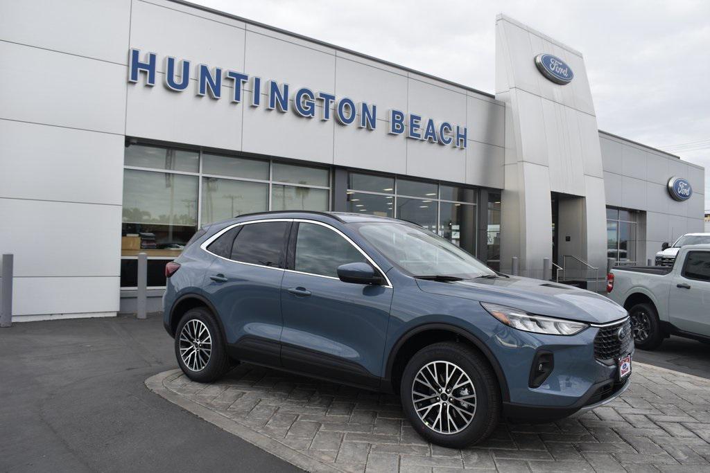 new 2025 Ford Escape PHEV car, priced at $39,895