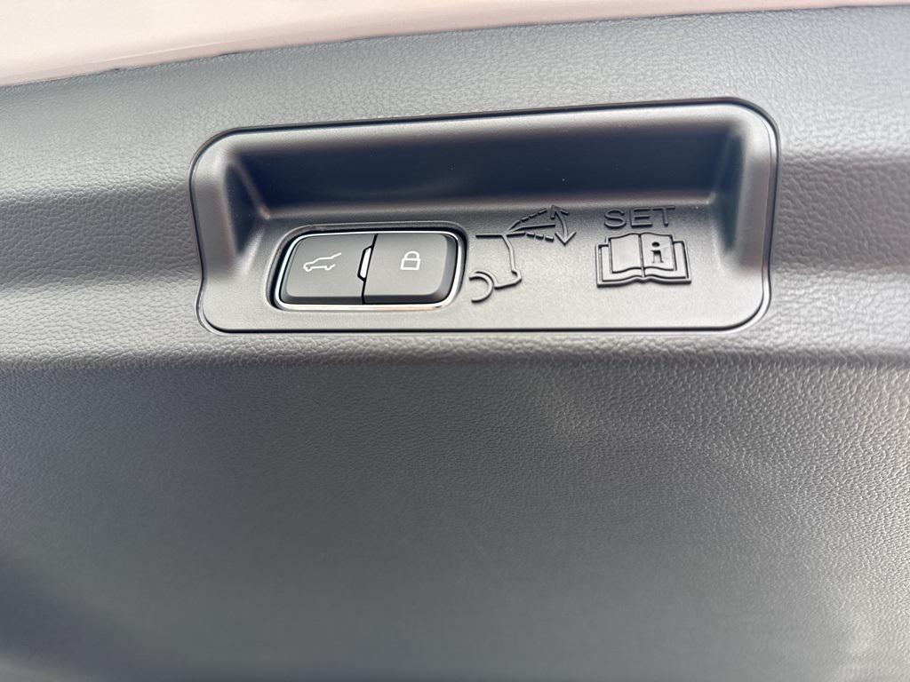 new 2025 Ford Explorer car, priced at $42,145