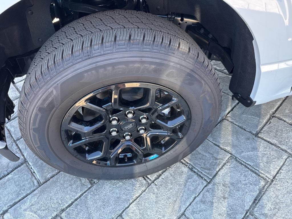 new 2025 Ford F-150 car, priced at $46,940