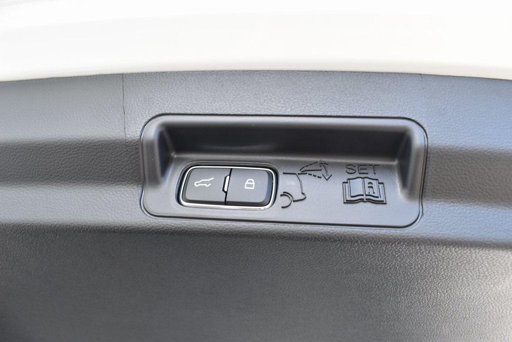 new 2025 Ford Explorer car, priced at $62,655