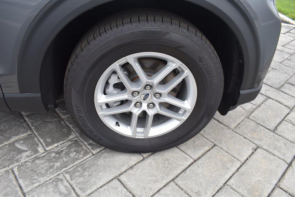 new 2025 Ford Explorer car, priced at $41,450