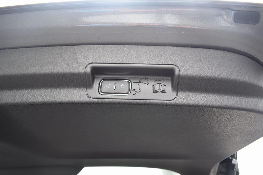 new 2025 Ford Explorer car, priced at $41,450