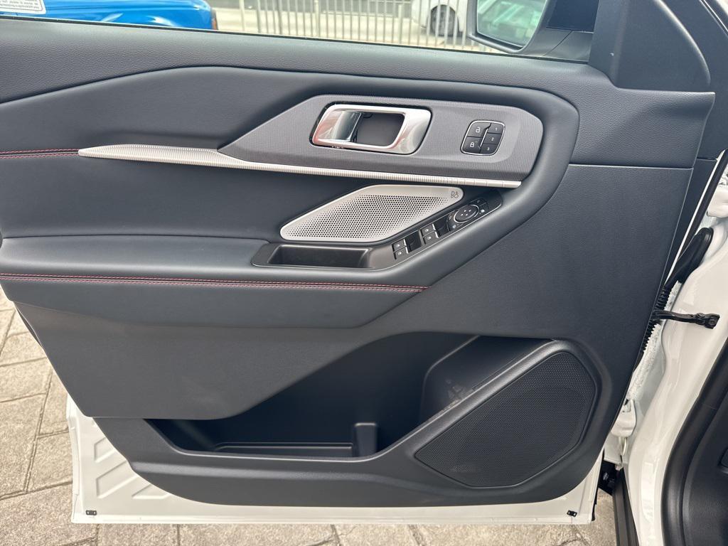 new 2025 Ford Explorer car, priced at $62,655