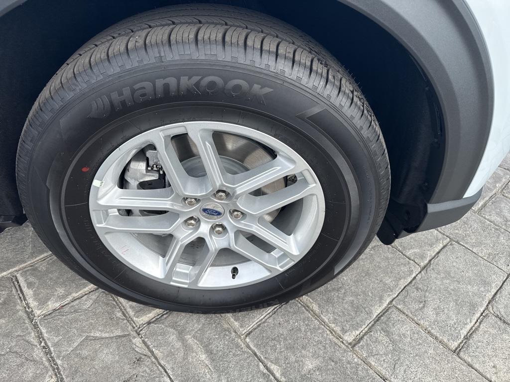 new 2025 Ford Explorer car, priced at $42,145