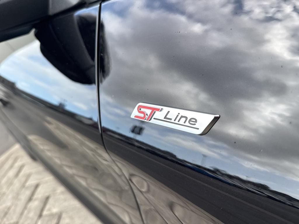 new 2025 Ford Explorer car, priced at $50,035