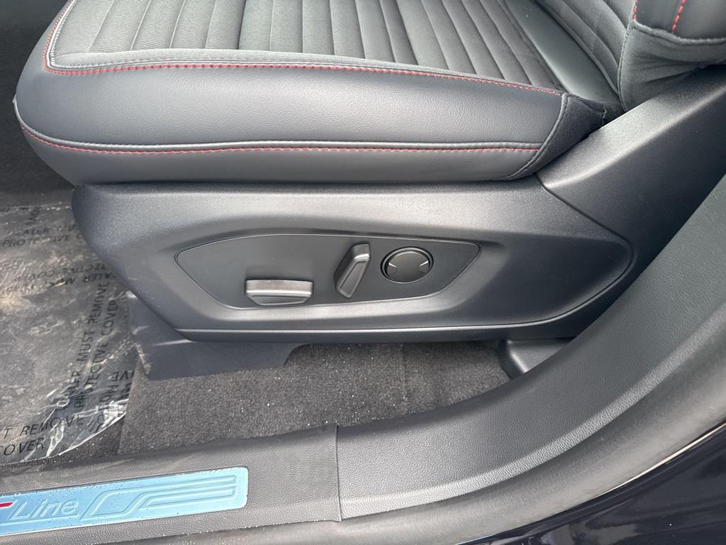 new 2025 Ford Explorer car, priced at $50,035