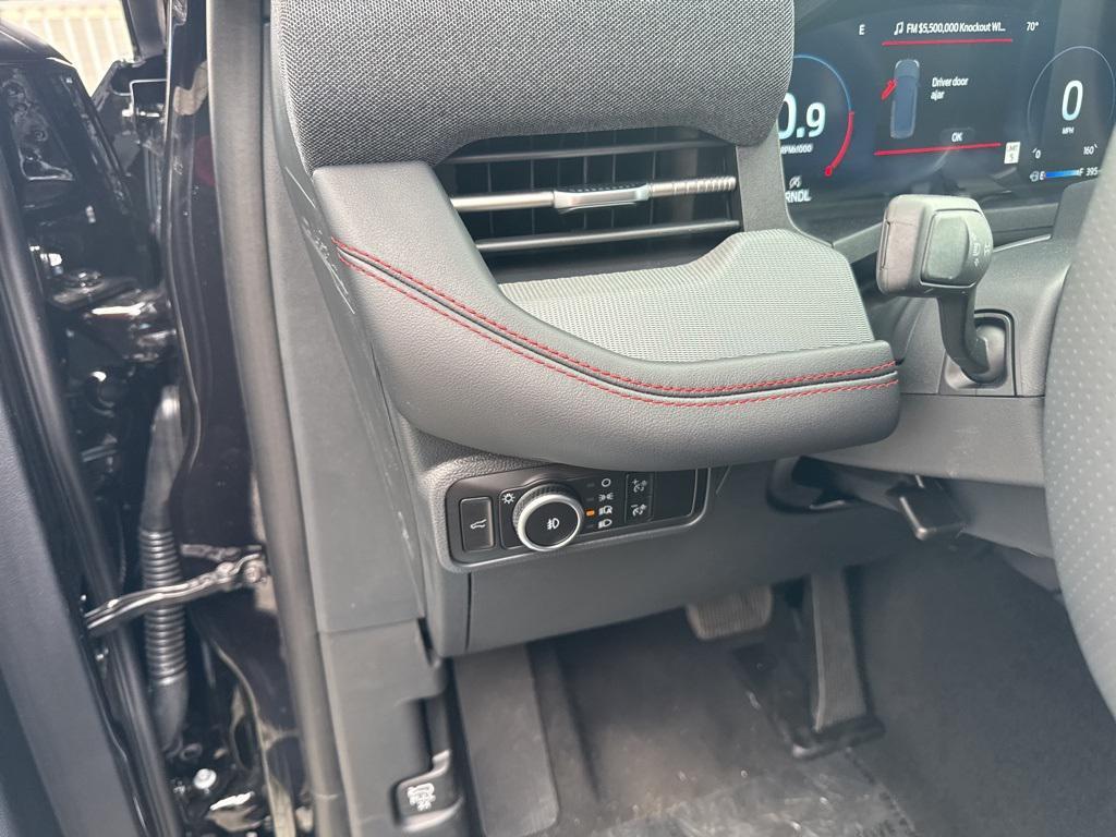 new 2025 Ford Explorer car, priced at $50,035