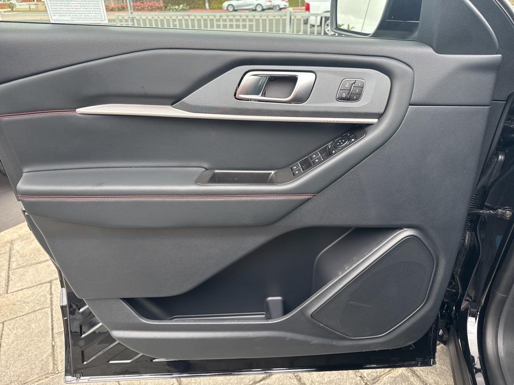 new 2025 Ford Explorer car, priced at $50,035