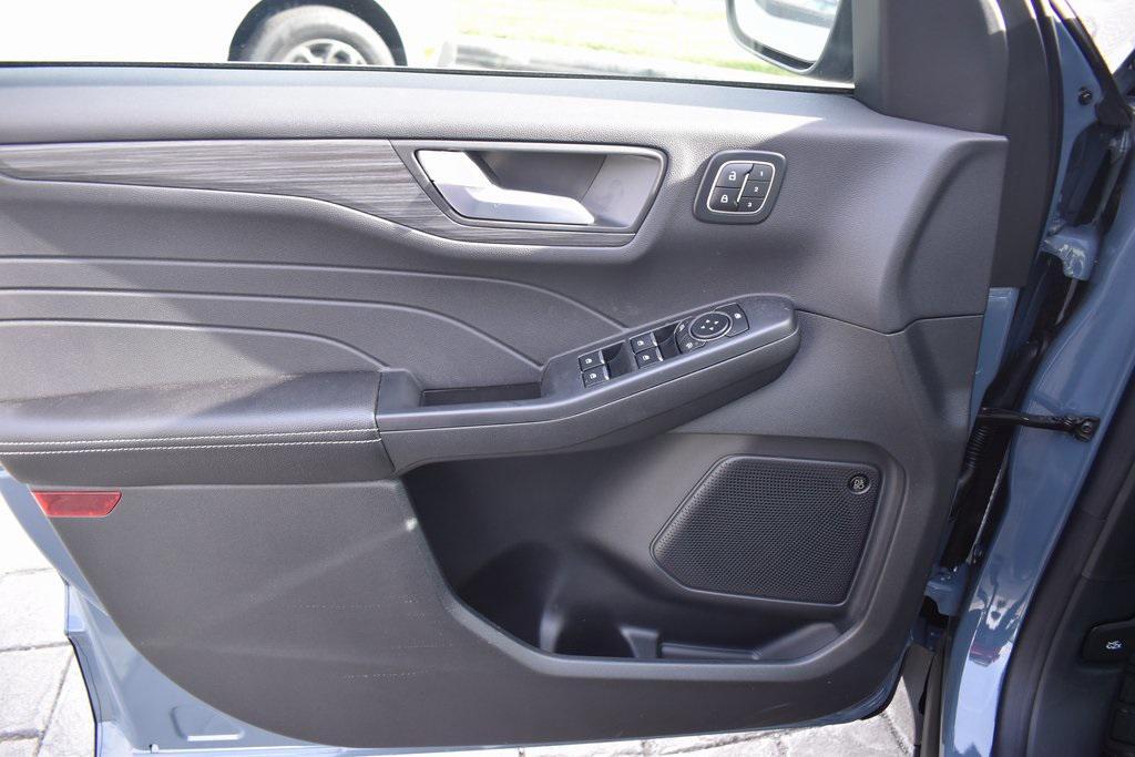 new 2025 Ford Escape PHEV car, priced at $46,515