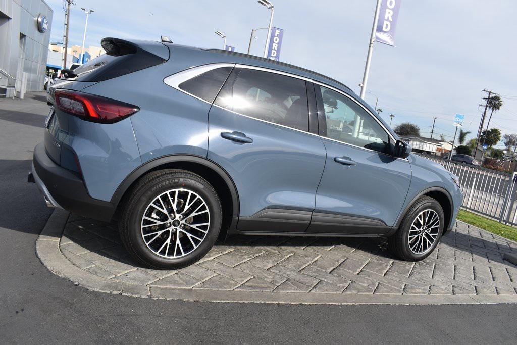 new 2025 Ford Escape PHEV car, priced at $46,515