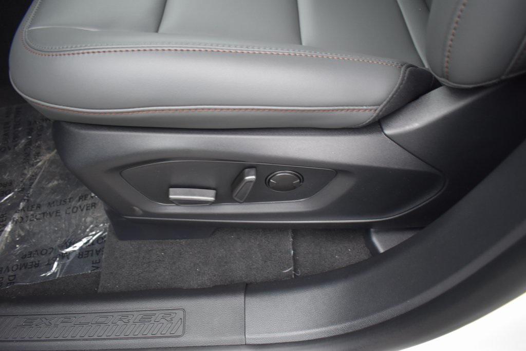 new 2025 Ford Explorer car, priced at $45,985