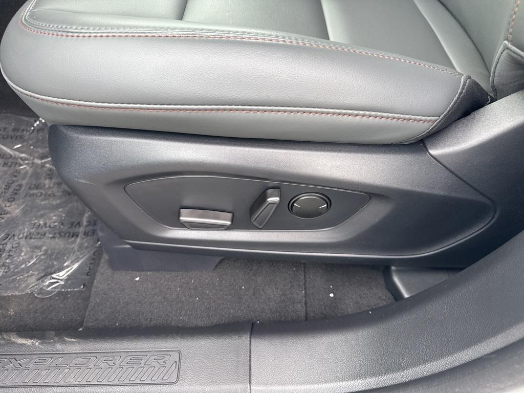 new 2025 Ford Explorer car, priced at $46,460