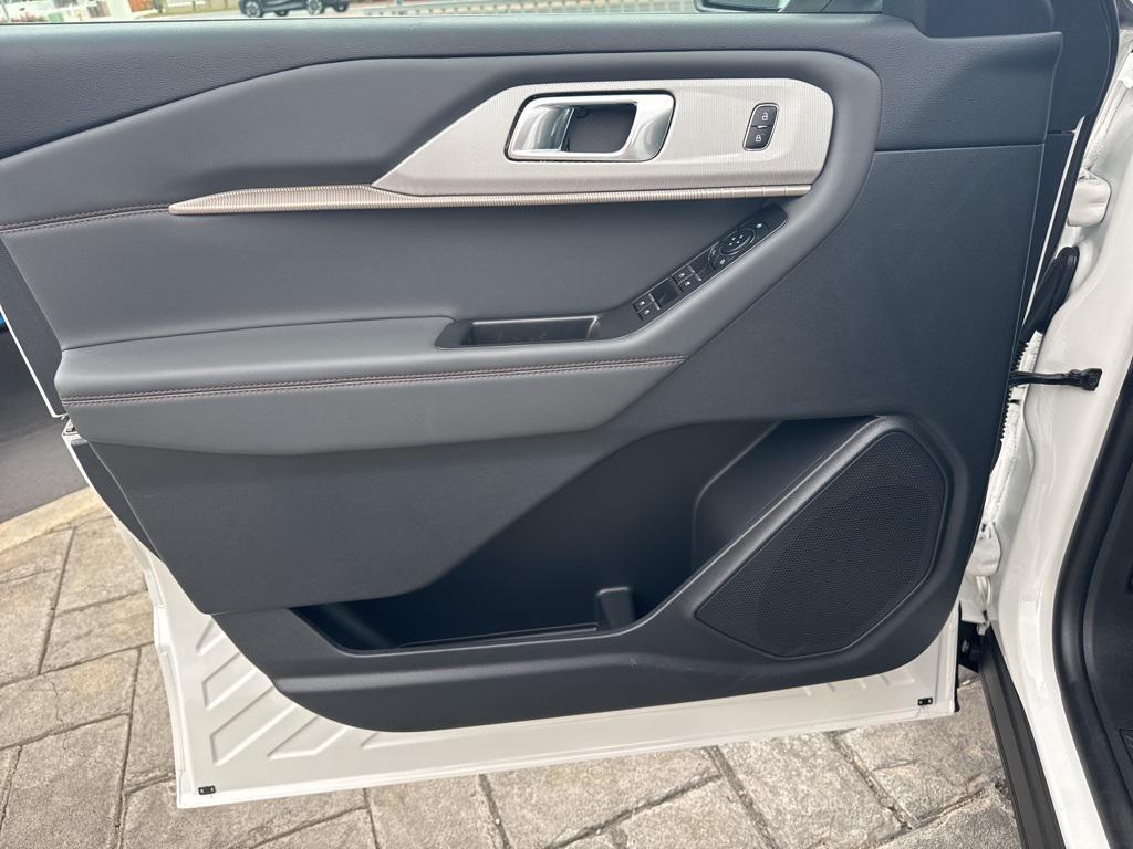 new 2025 Ford Explorer car, priced at $46,460