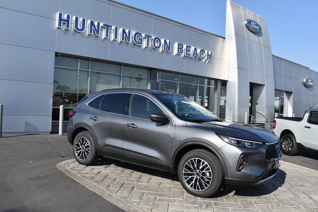 new 2025 Ford Escape PHEV car, priced at $46,515