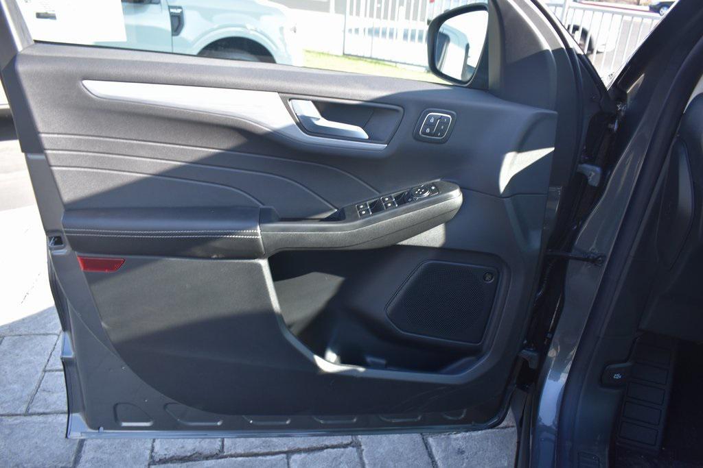 new 2025 Ford Escape PHEV car, priced at $46,515
