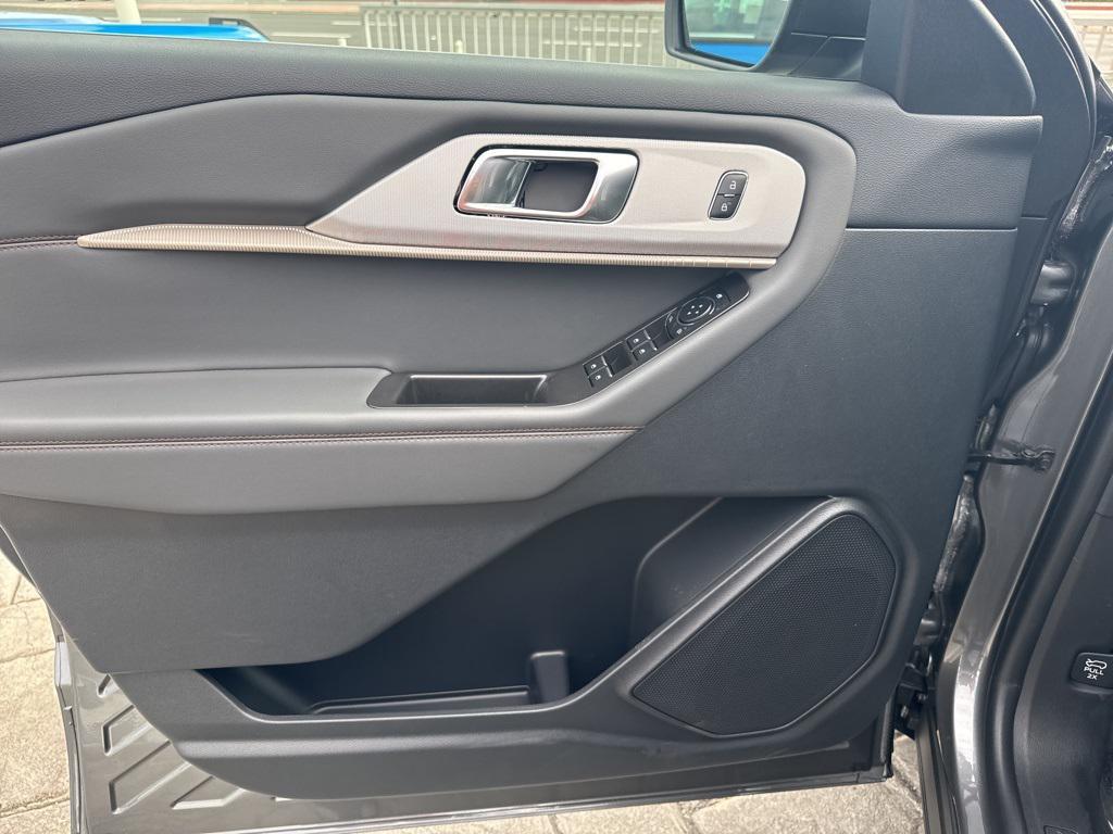 new 2025 Ford Explorer car, priced at $45,665
