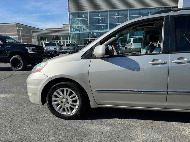 used 2007 Toyota Sienna car, priced at $4,994