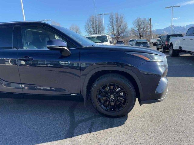 used 2021 Toyota Highlander Hybrid car, priced at $37,000