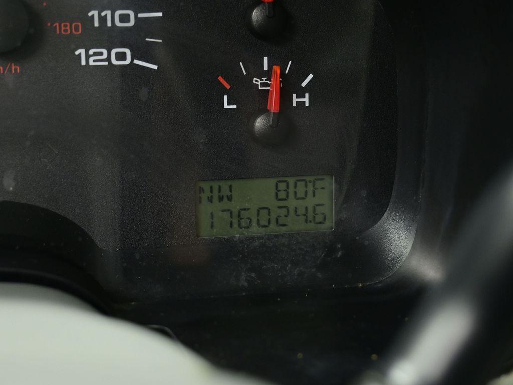 used 2005 Ford F-150 car, priced at $6,000