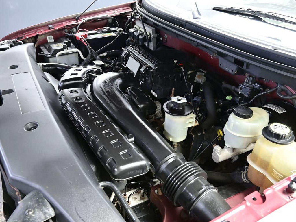 used 2005 Ford F-150 car, priced at $6,000