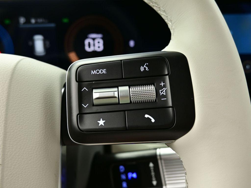 new 2025 Hyundai TUCSON Hybrid car, priced at $44,485