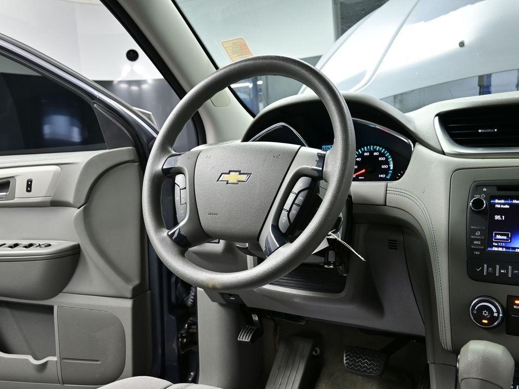 used 2013 Chevrolet Traverse car, priced at $9,500