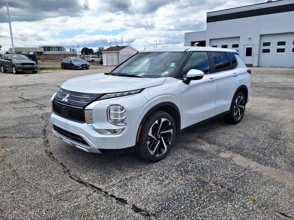 used 2024 Mitsubishi Outlander car, priced at $27,350