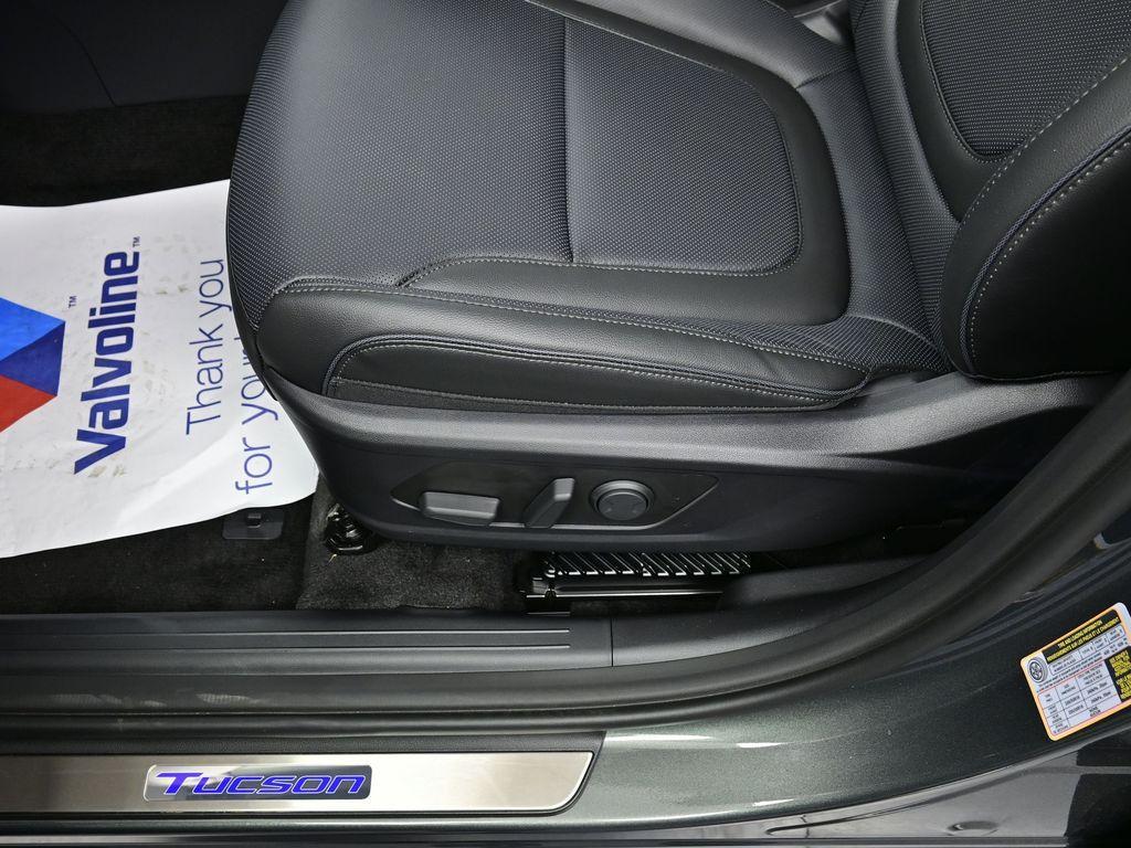 new 2025 Hyundai TUCSON Hybrid car, priced at $43,463
