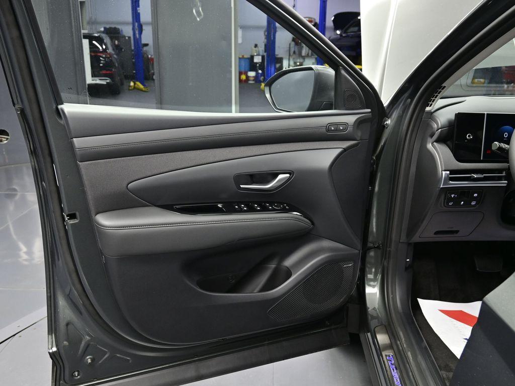 new 2025 Hyundai TUCSON Hybrid car, priced at $43,463