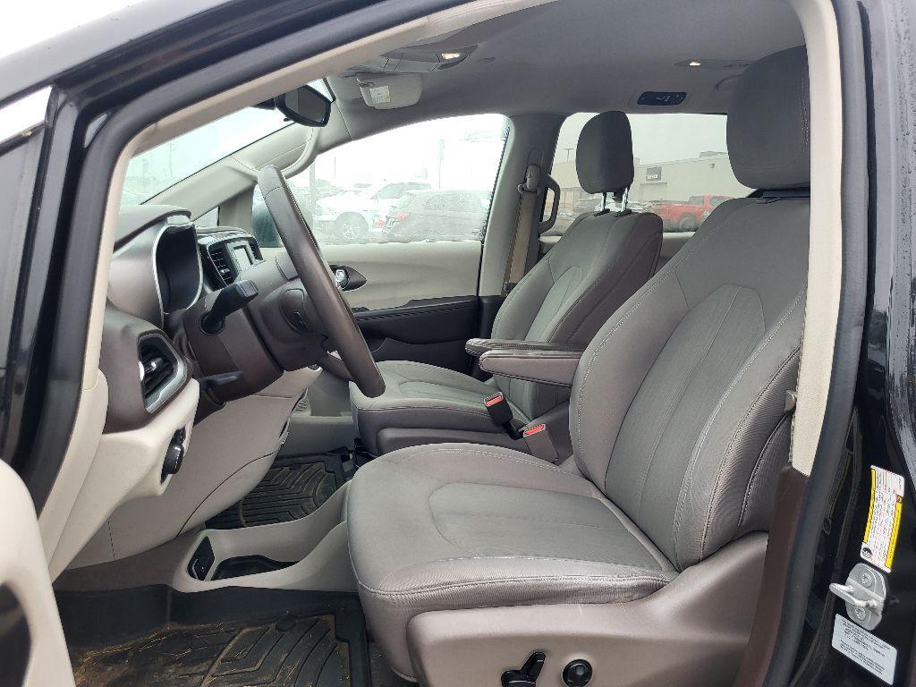 used 2017 Chrysler Pacifica car, priced at $12,350