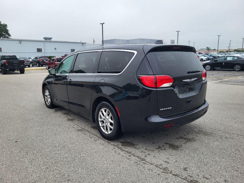 used 2017 Chrysler Pacifica car, priced at $12,350